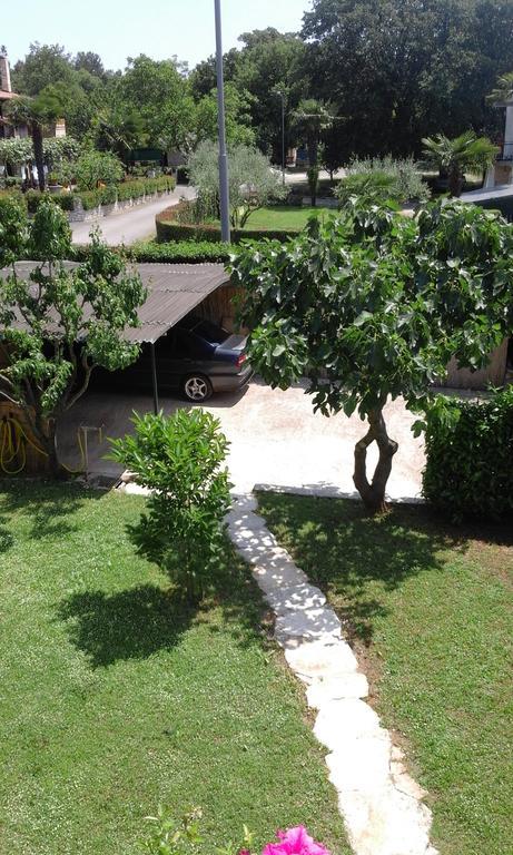 Apartment Laura Poreč Exterior foto